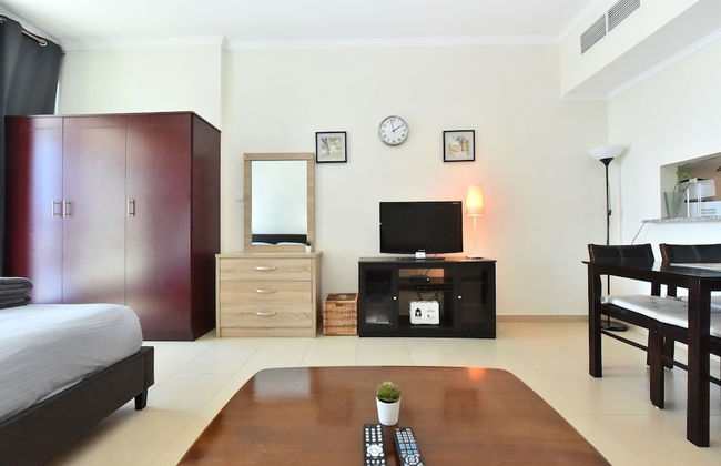 DB - Furnished Studio with balcony - Photo 8