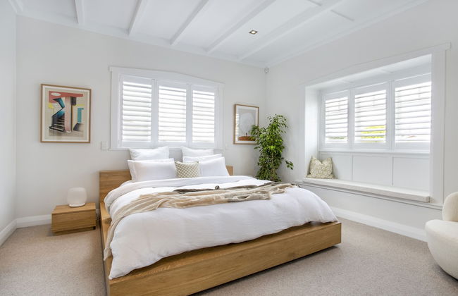 Executive State-Of-The-Art Home - Spa - Photo 11