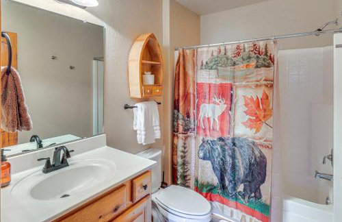 Near Lakes and Trails Pet-Friendly Cabin in Arizona - Foto 15