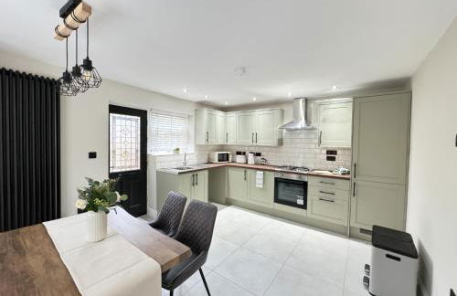 Plush Leeds Bungalow, Free Parking - Foto 5