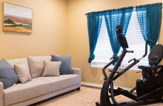 Desert Paradise Pool Spa Pickleball Putt Green - Foto 47