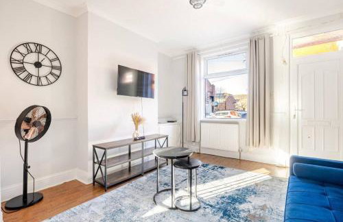 2BR Home in Gorton, Free Parking & Wi-Fi - Foto 19