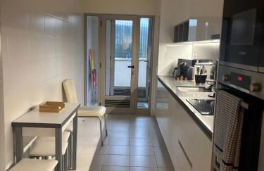 2BR Retreat in Lumiar near airport w Patio - Foto 17
