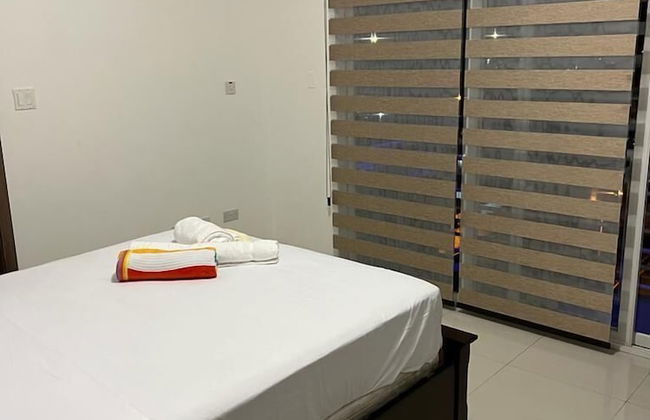 Kensington with pool - Photo 10