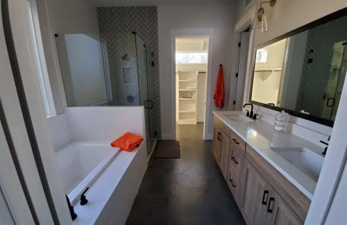 Actually walkable to square & Private Heated Pool - Foto 16