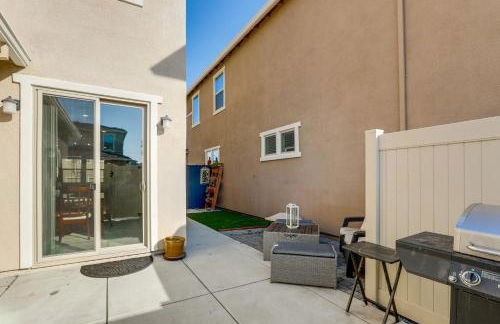 7 Mi to Dtwn Sacramento Peaceful Gem with Patio! - Foto 23