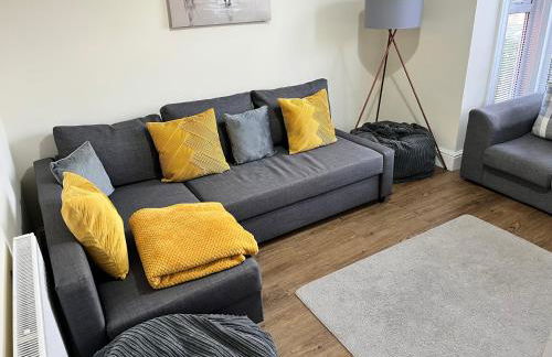 4 bedroom, sleeps 8, 30 seconds from beach, games table - Foto 26