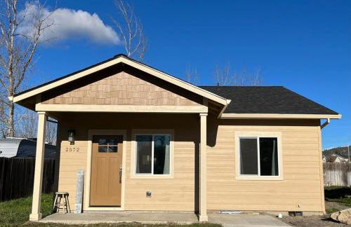 Charming 2BR Cottage Near Freeway-Cul-de-sac - Foto 1