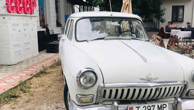 Coche soviético en Tiráspol