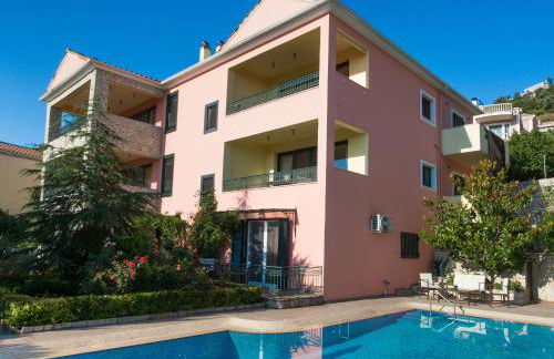 Pirofani Villa Apartments - Photo 1