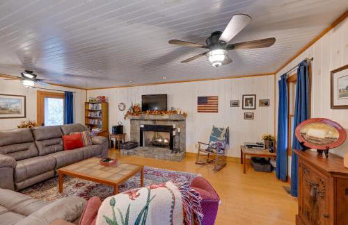 Creekside Family Retreat by Waterfalls and Hiking! - Foto 4