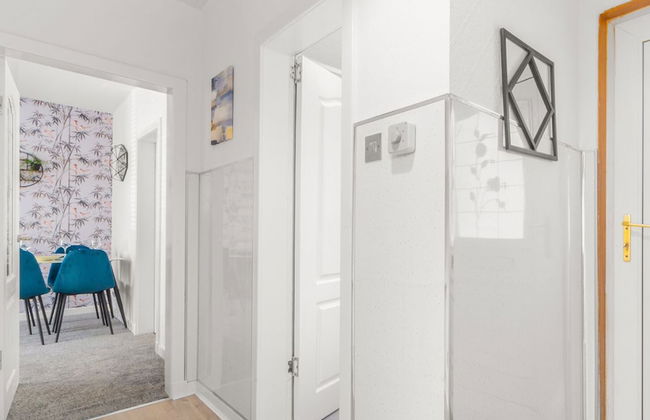 One Bedroom Apartment by Klass Living Serviced Accommodation Hamilton - Back'O'Barns Apartment With WiFi - Photo 11