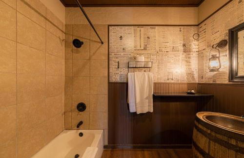 Miners Cabins #1 - Two Double Beds and Private Balcony - Foto 6