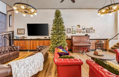 Historic Yellowstone Saloon - Foto 65