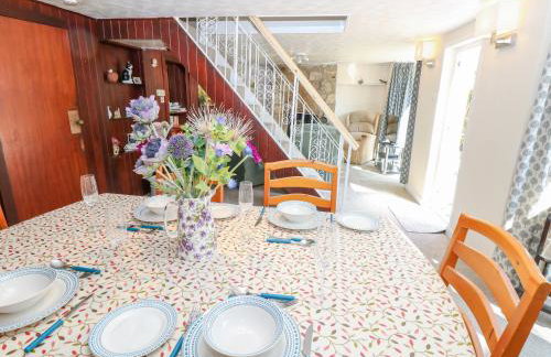 St Michaels House - Photo 8