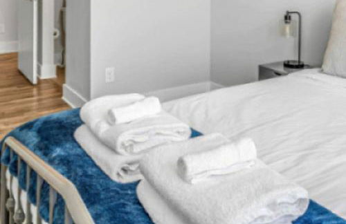 East Nashville Townhome 5min to Grand Ole Opry! Rooftop Deck, Grill, TV and Golf - Foto 15