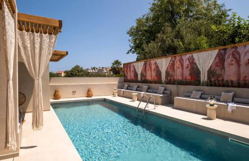 Aladdin Luxury Suites With Shared Pool - Foto 31