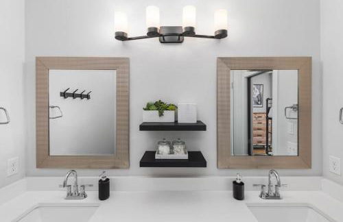 Home with Rooftop Deck & Garage, 2 miles to Downtown Broadway - Foto 34