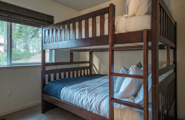 Alpine Bay by Avantstay 5mins To Diamond Peak Skiing w/ Expansive Deck - Foto 25