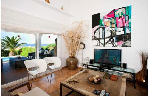 BINI CEL for 6 pax Heated Pool on request - Foto 2