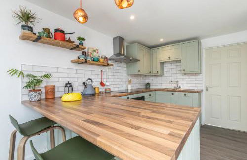 Beach, hills, food, scenic walks-The Kelp house. - Foto 19