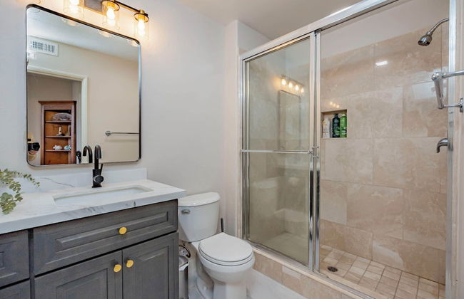 Newly Remodeled Suburban House - Foto 44