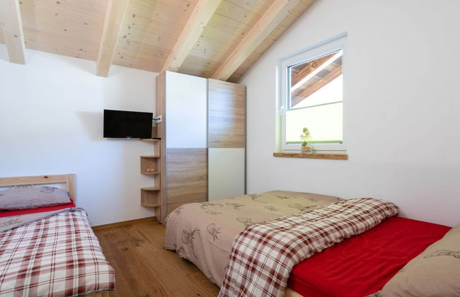 Chalet in Neukirchen by Wildkogel Ski Slopes - Photo 2