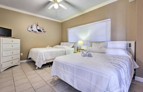 Gulf Views and Pool Access Coral Reef Resort Condo - Foto 17