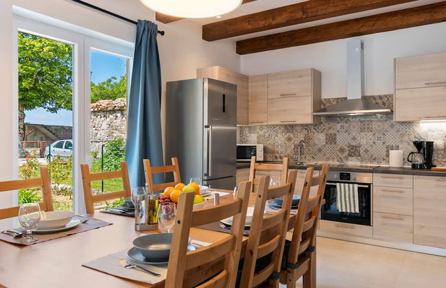 Quaint Holiday Home near Buzet with Terrace - Foto 12