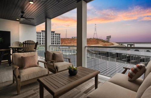 Upscale Lakeside Condo with Extraordinary Amenities at Topsider in Osage Beach 19mm - Photo 49