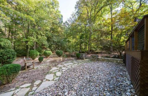 Exclusive Wooded Chalet w Magnificent River Views - Foto 49