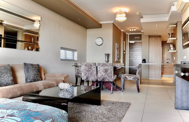 The Residences at Crystal Towers - Foto 28