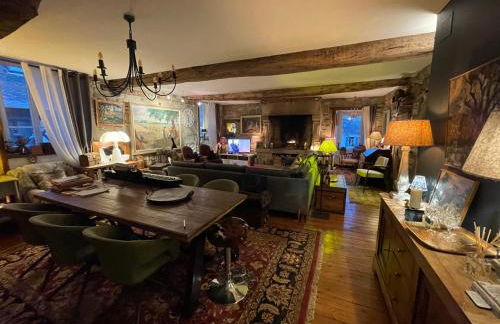 Appartement de 1634 avec balcon au sud sur jardin en plein cœur historique - Foto 1