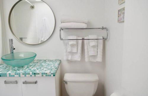 Live the Mid Mod Life at Mariposa Palms - Foto 44