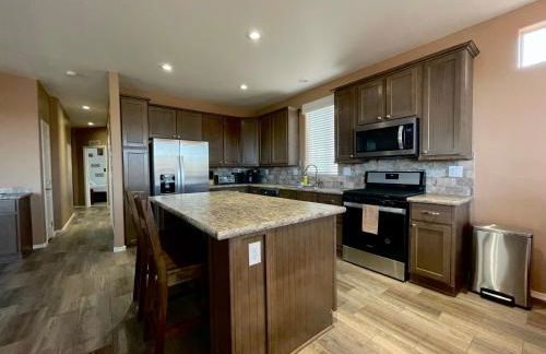 The Grand Getaway at Williams - Family Friendly for up to 8 & Walking Distance to the GC Railway - Photo 3