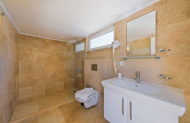 Villa Lumiere 3 Luxurious 5 bed Villa in Kiziltas Kalkan With sea Views - Photo 34