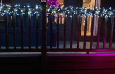 Logi-Bear Lodge with Hot Tub - Photo 31