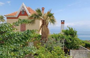 Seaview Luxury Apartment with private parking - Photo 31