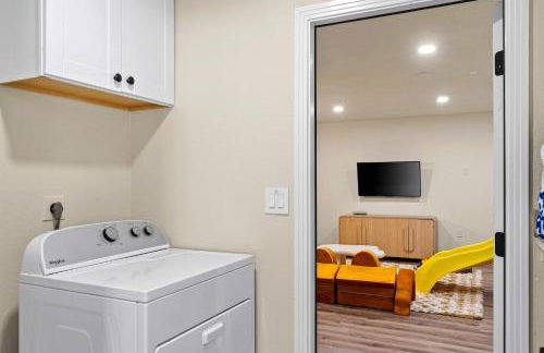 Sleeps 18 Private Pool & Hot Tub Playground - Photo 42