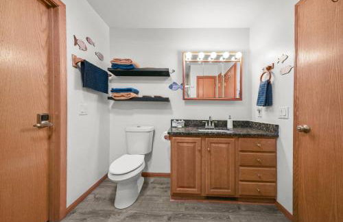 Sauna, Game Room, and Beach Front on Houghton Lake - Foto 52