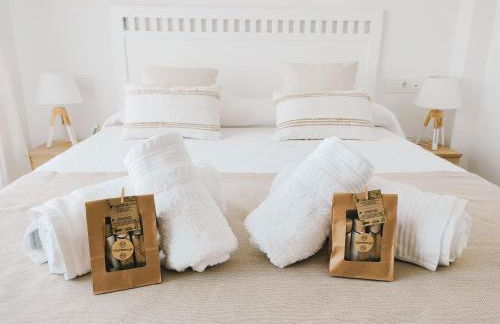 CASA LA PLAYA-CONIL Vacaciones de Lujo en Conil con Todas las Comodidades NETFLIX-HBO-DISNEY-CANALES DE FUTBOL-WIFI ALTA VELOCIDAD-SMART TV 65"-ALEXA - Foto 34