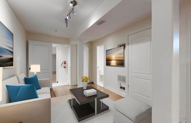 Chic Unit Near Airport and Attractions - Photo 4