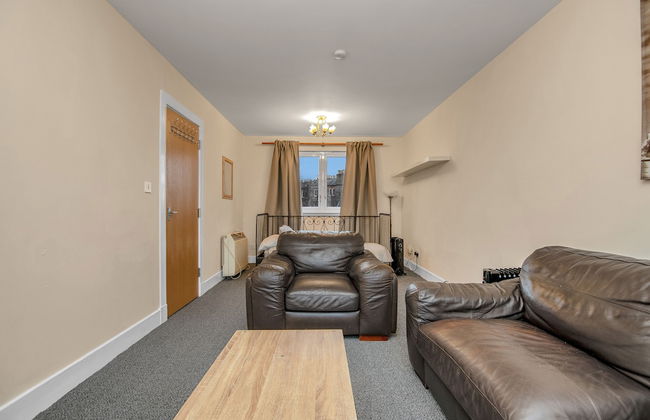 Tony Asga - Coady Apartment - Photo 14