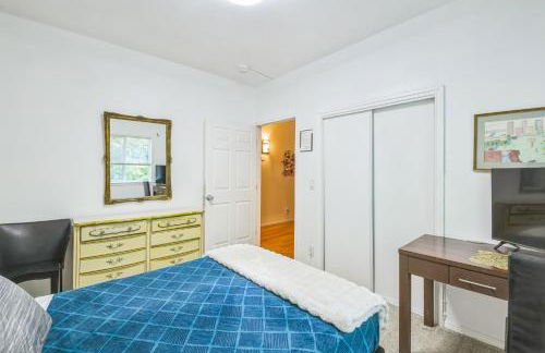 6 bedrooms, Walking distance to airport - Foto 36