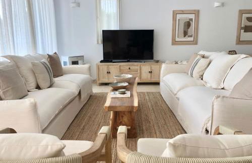 Villa Ventada luxury boutique private pool views Puerto Addaia, Menorca - Foto 5