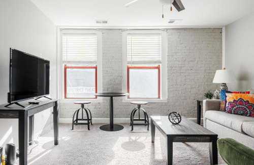 Modern Mass Ave 1BR Apartment with Kitchen - Foto 22