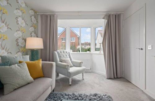 3BDR House By Vista Stays Short Lets & Serviced Accommodation Glasgow Scotland With Driveway Parking and PS4 - Foto 8