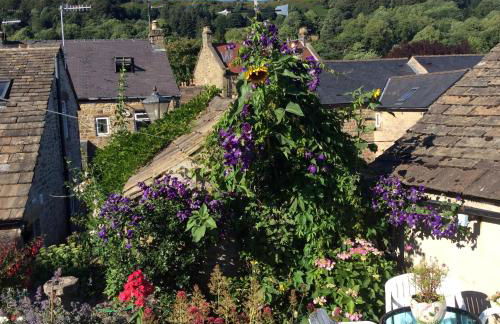 Carr’s cottage Eyam Peak District, - Photo 4