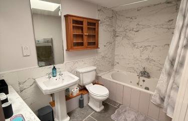 Orchard Stables 3 BDR 3BTH long stays parking - Photo 2