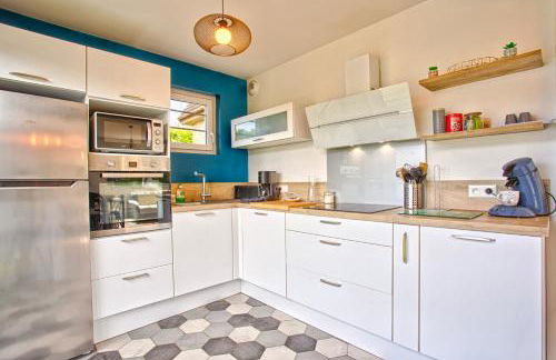 L'effet mer Maison rénovée lumineuse tout confort belle terrasse grand jardin clos sans vis à vis parking jeux pour enfants 5 mn à pied de la plage d'Asnelles et centre bourg - proche Bayeux au coeur des plages du débarquement - Foto 8